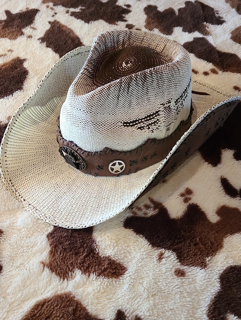 Men's Kenny K Two-Tone Straw Cowboy Hat with Brown Leather Band